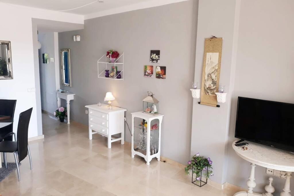 Beautiful Apartment In Duquesa Suites And Gardens Castillo de Sabinillas Luaran gambar