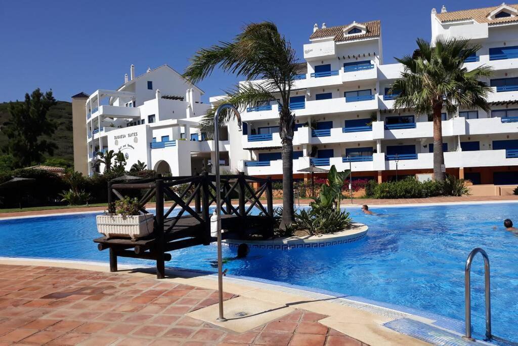 Beautiful Apartment In Duquesa Suites And Gardens Castillo de Sabinillas Luaran gambar