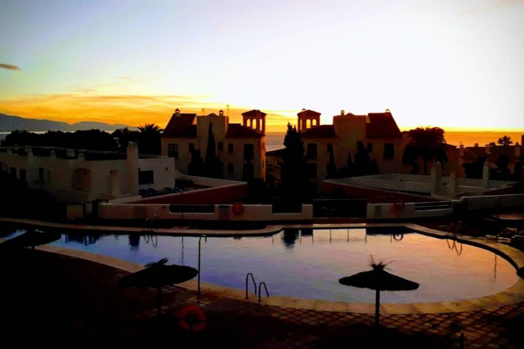 Beautiful Apartment In Duquesa Suites And Gardens Castillo de Sabinillas Luaran gambar