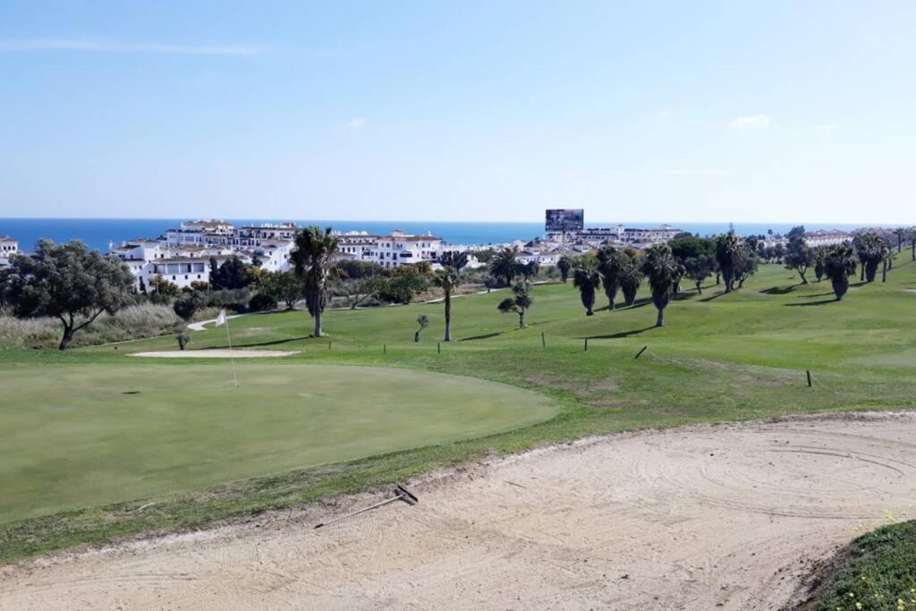 Beautiful Apartment In Duquesa Suites And Gardens Castillo de Sabinillas Luaran gambar