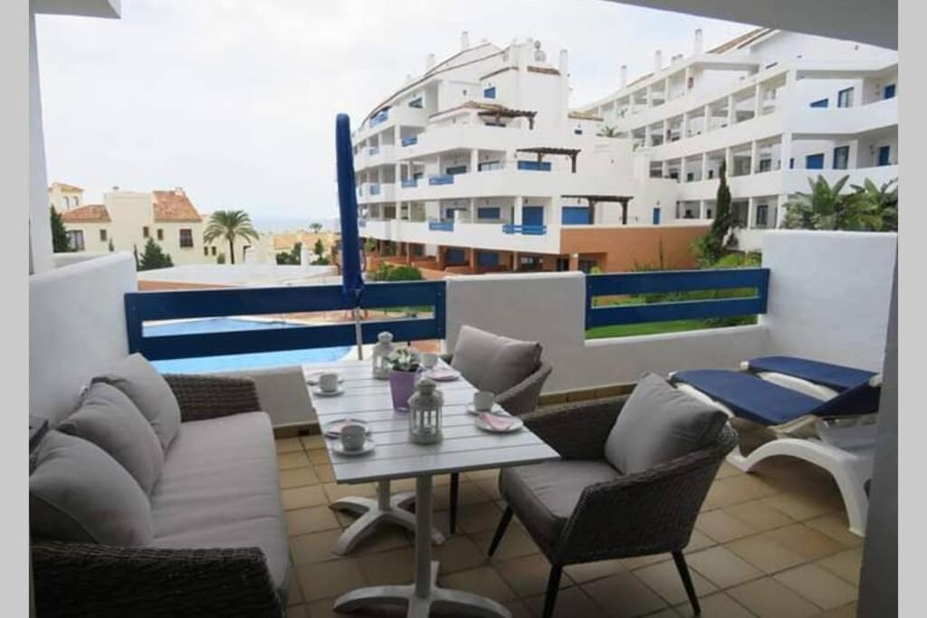 Beautiful Apartment In Duquesa Suites And Gardens Castillo de Sabinillas Luaran gambar