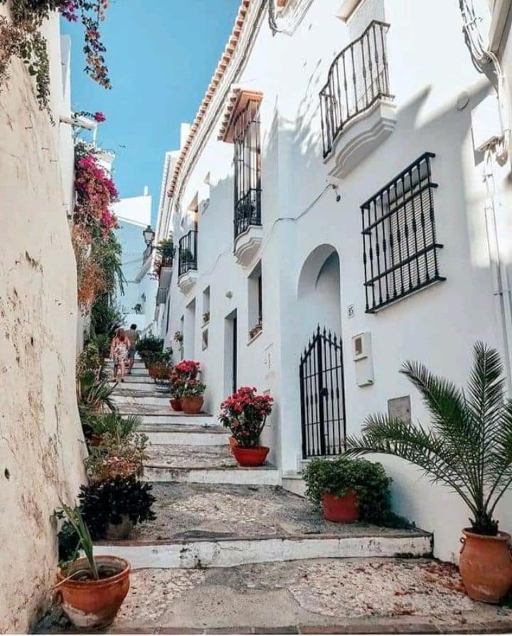 Beautiful Apartment In Duquesa Suites And Gardens Castillo de Sabinillas Luaran gambar